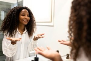 What emotionally intelligent people say to stop overthinking