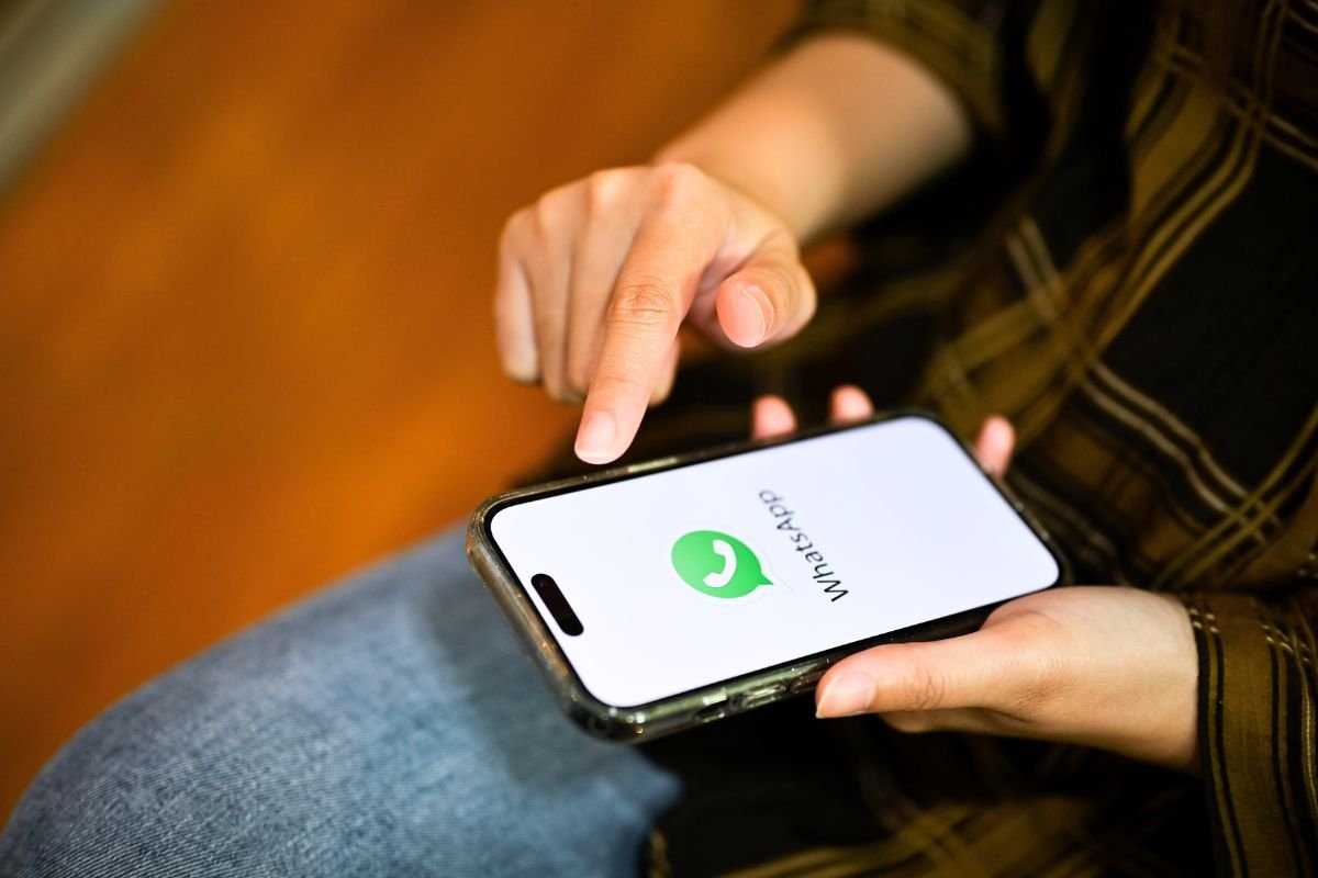 How to hide the “seen” checkmarks on your WhatsApp messages